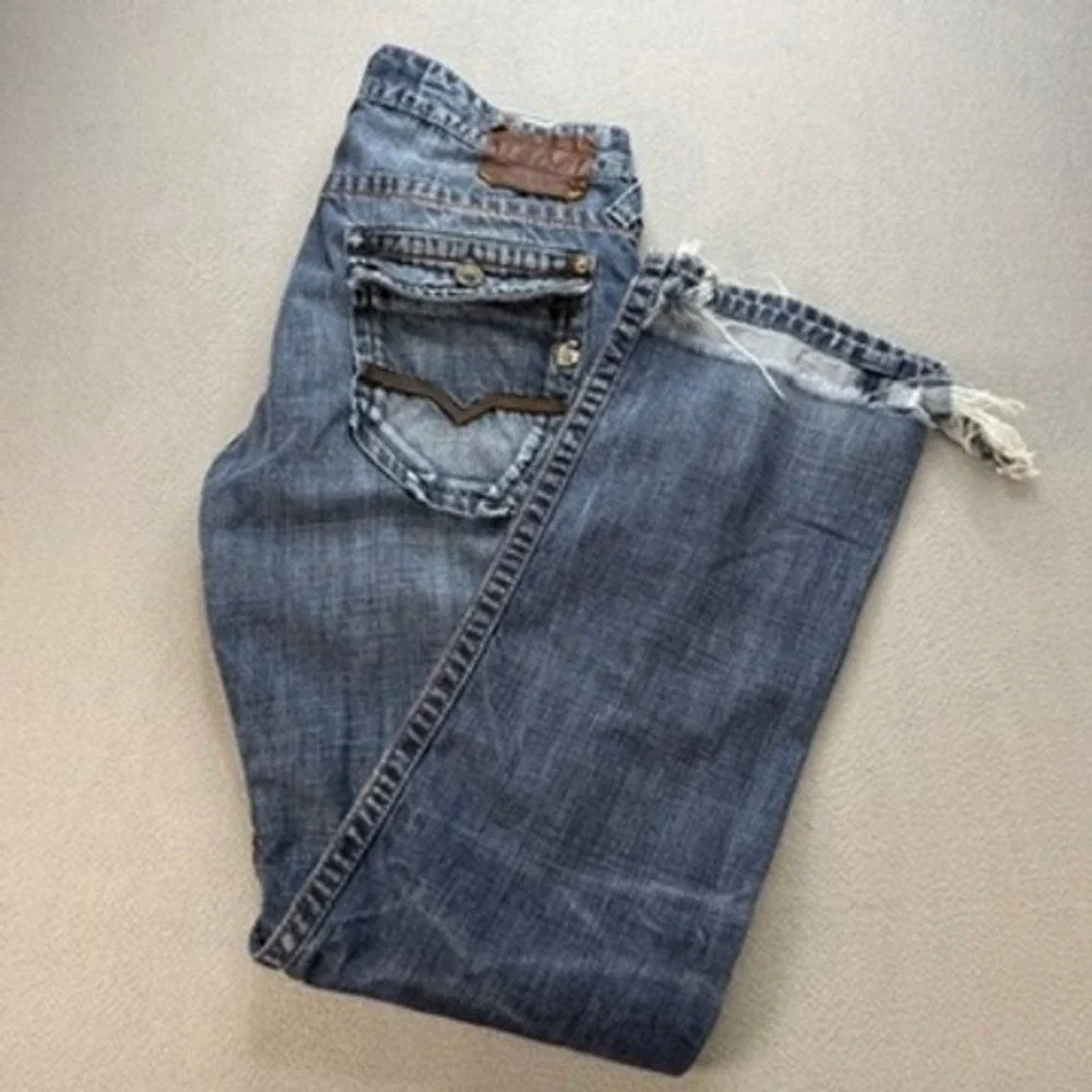Guess Pasadena Premium Straight Leg Jeans Men (FIT 34x32) Blue Denim Distressed